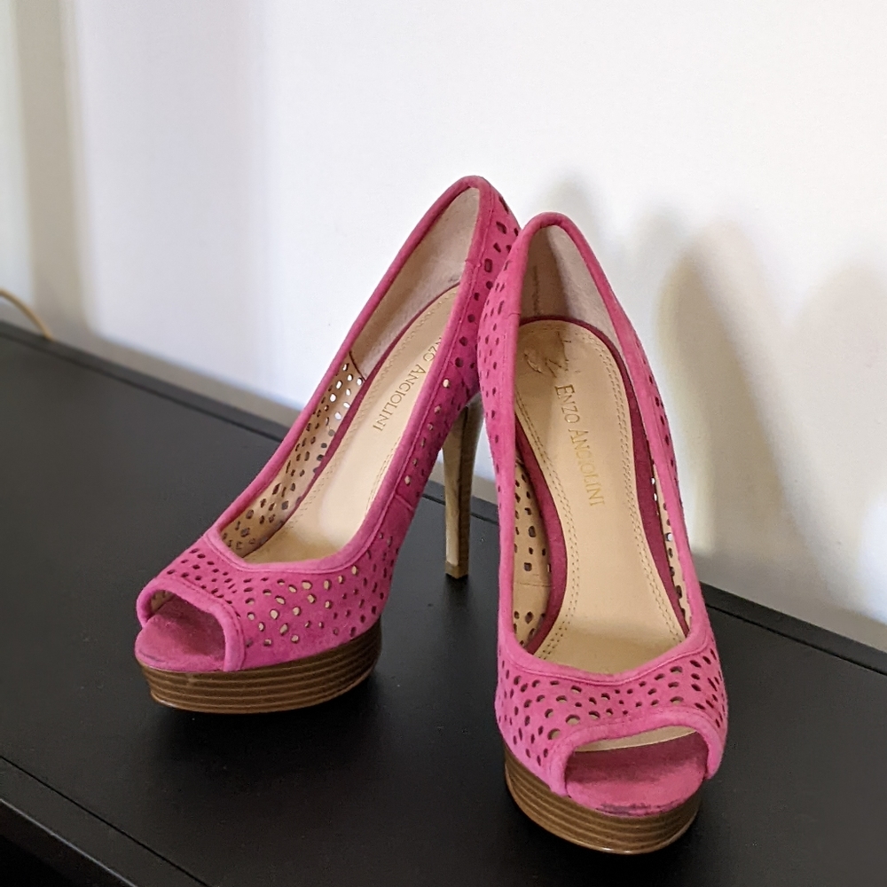 Pink laser cut suede heels 3-inch pumps Enzo Angiolini - size 7